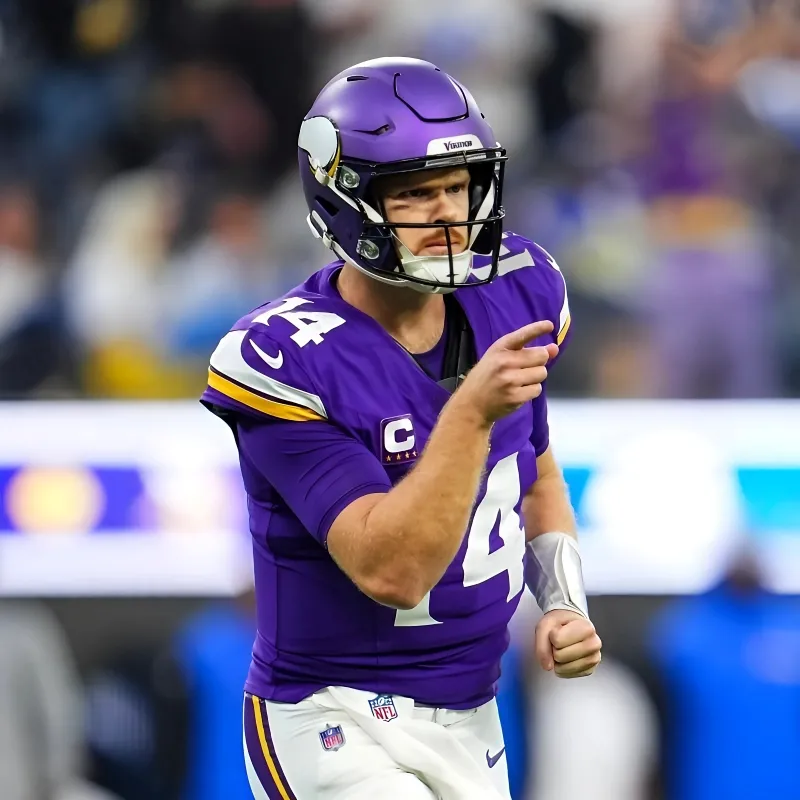 Vikings Coach Puts QB Sam Darnold, Offense on Notice After 2-Game Skid