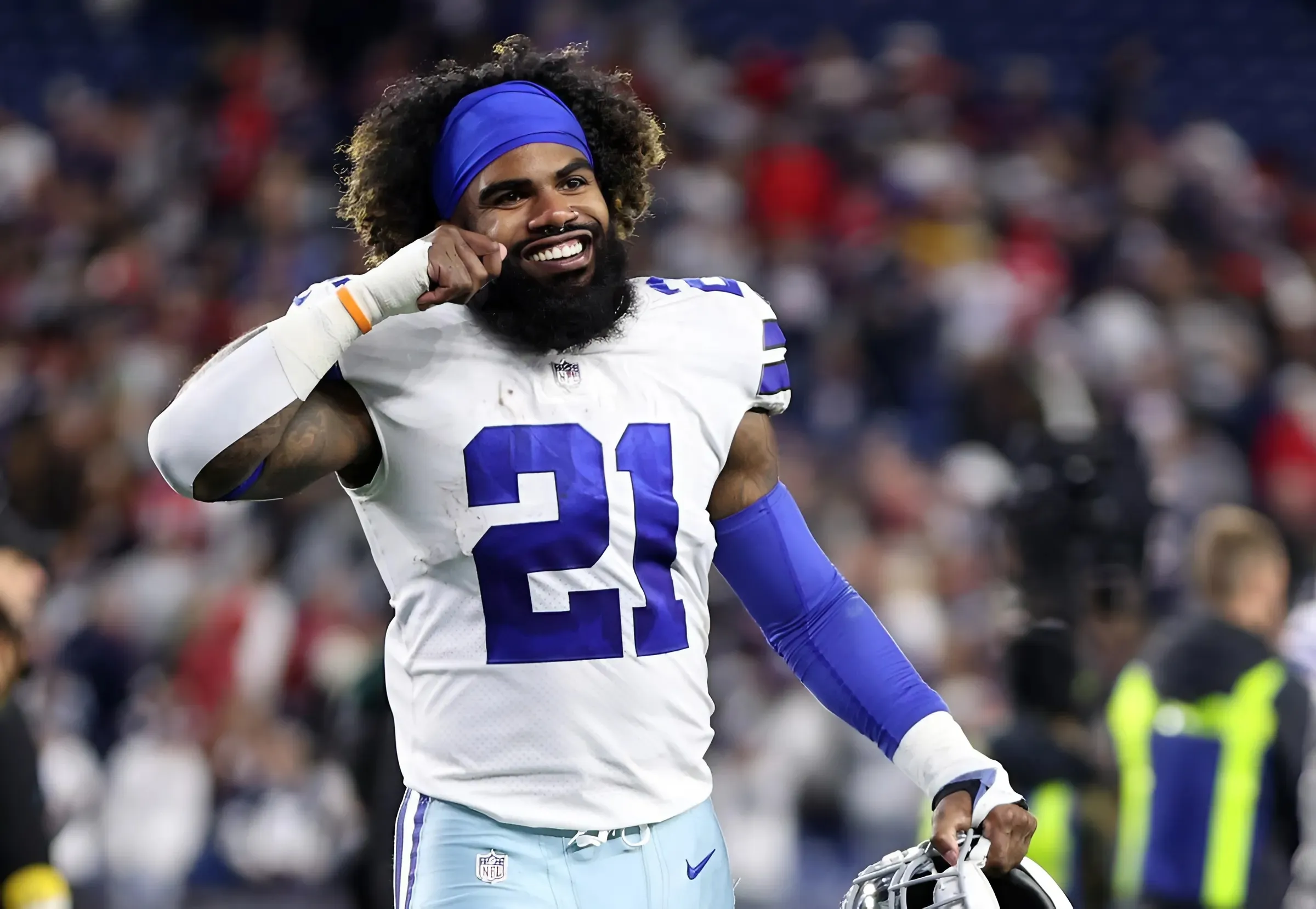 Cowboys Temporarily Ban 3-Time Pro Bowl Star From Playing: Report