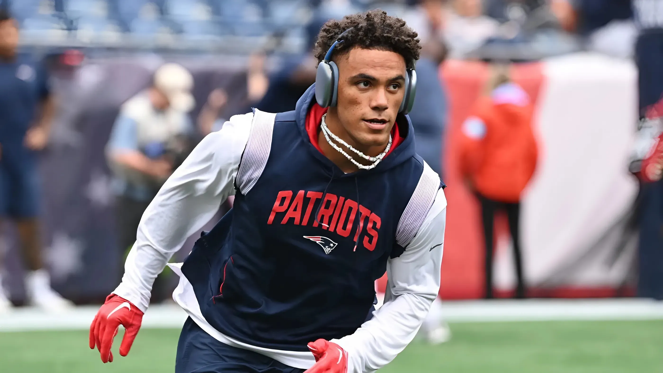 Patriots have reportedly received 'amusing' trade calls for star CB