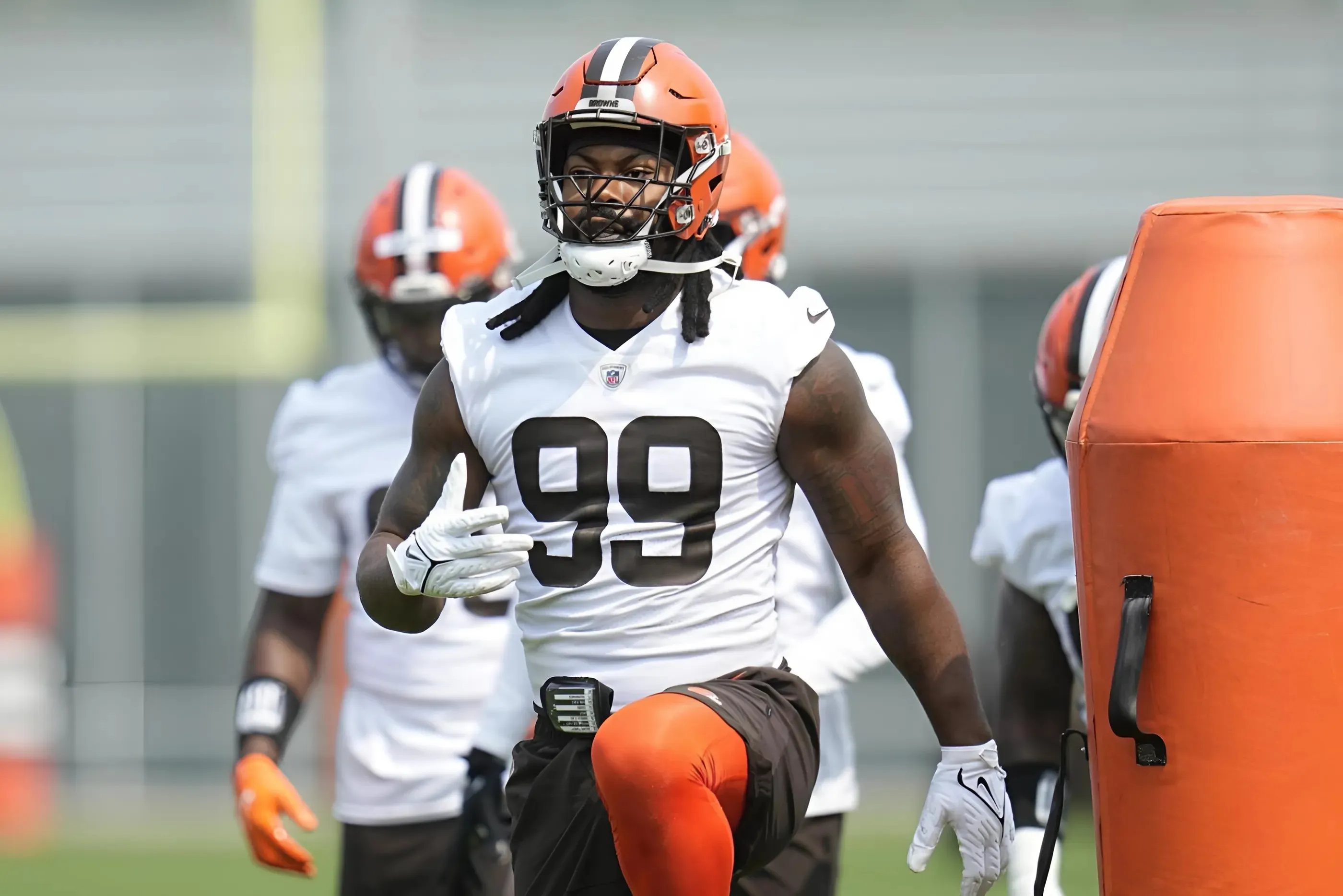 Elite NFC Squad Interested in Trading for Browns DE Za’Darius Smith: Report