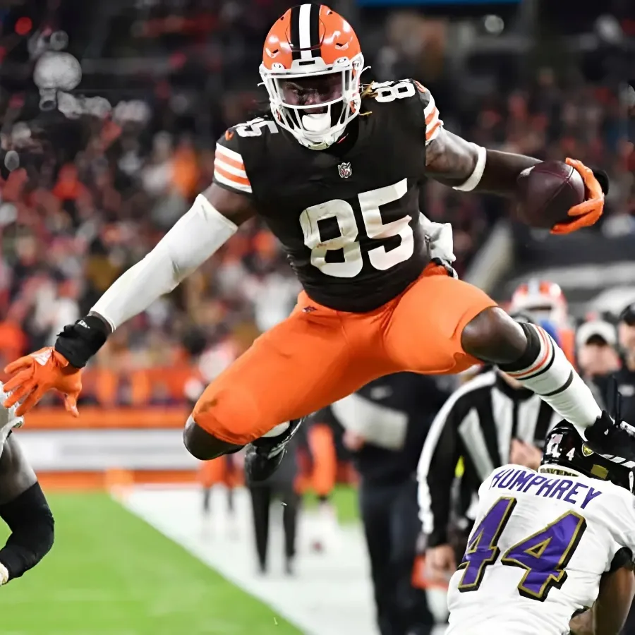 Browns Open to Trading Pro Bowl Pass-Catcher David Njoku