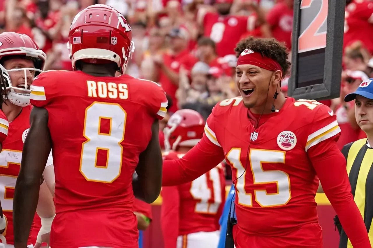 Chiefs Finally Elevate Fan Favorite WR for Week 9 vs. Buccaneers: Report