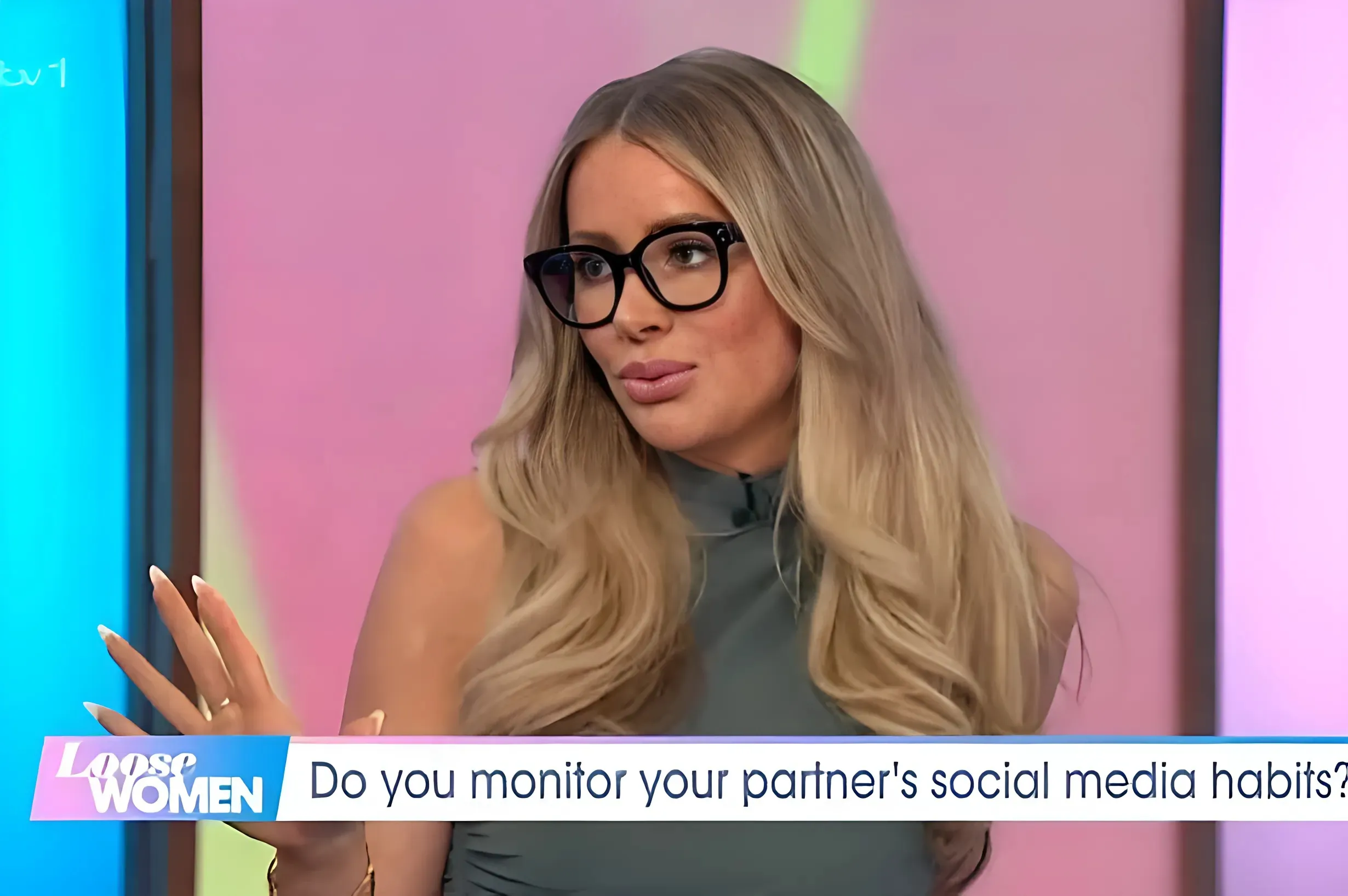 Olivia Attwood Sets the Record Straight on 'Loose Women' Conflict Rumors trucc