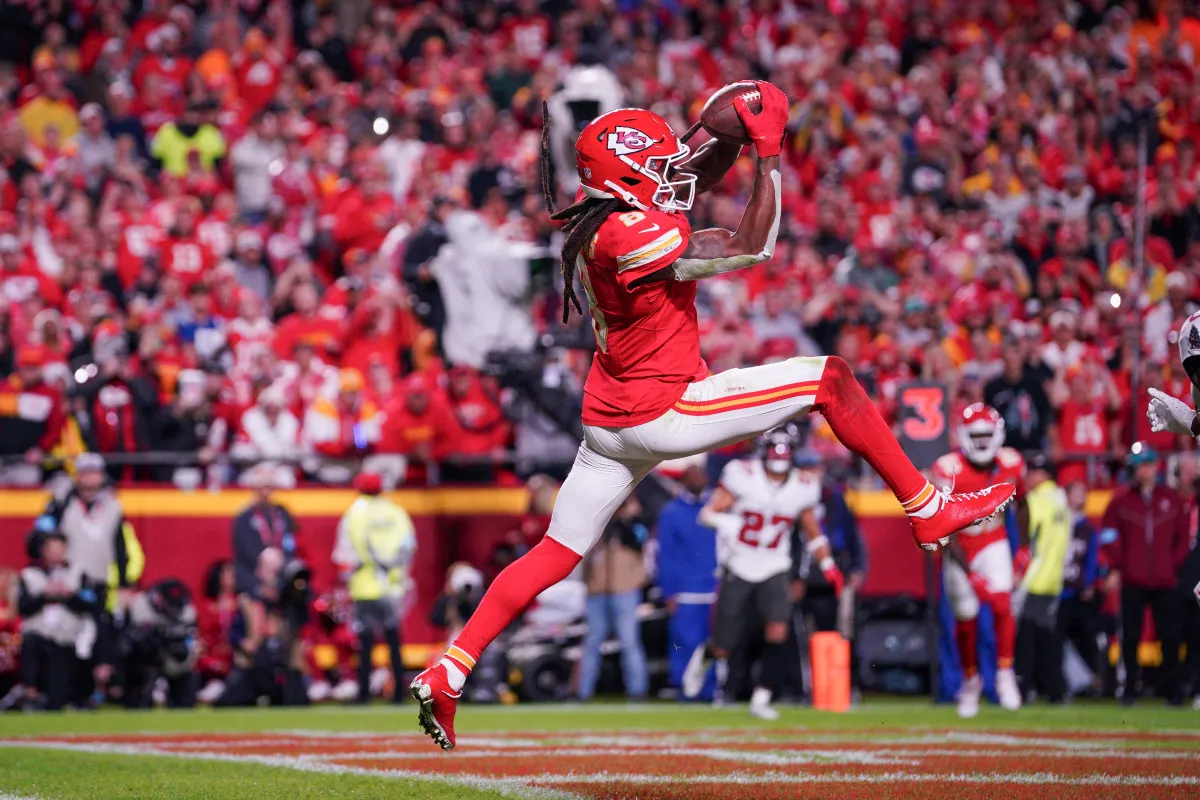 DeAndre Hopkin honors 'Remember the Titans' after this magical Patrick Mahomes TD pass