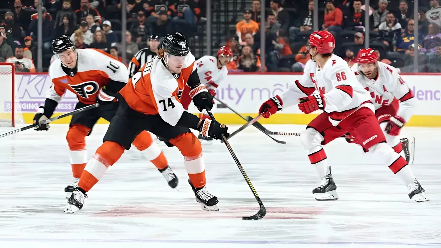 Philadelphia Flyers fall short against Carolina Hurricanes as Martin Necas scores late go-ahead goal