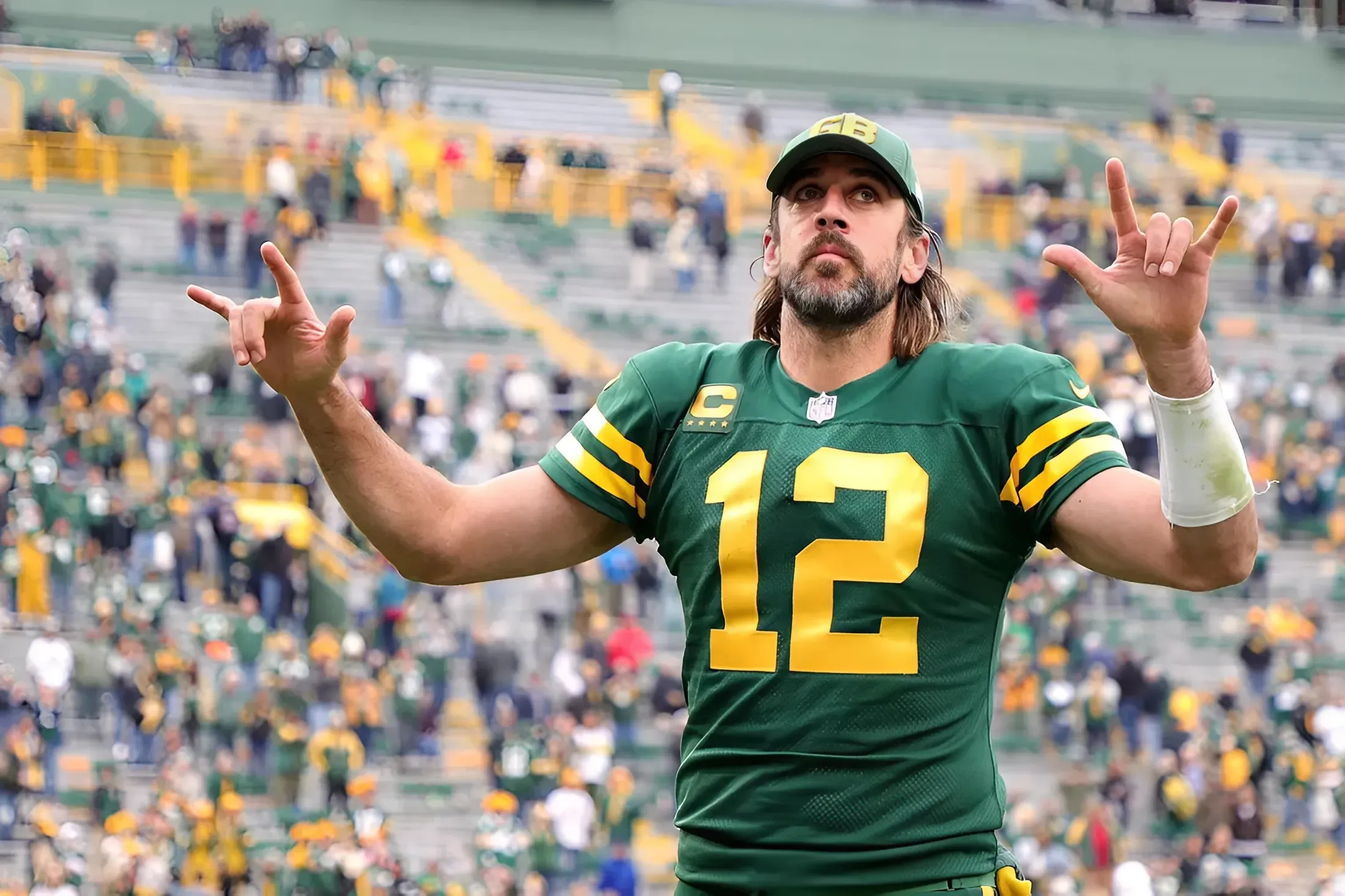 BREAKING: Aaron Rodgers took a not-so-subtle dig at Packers at NFL trade deadline