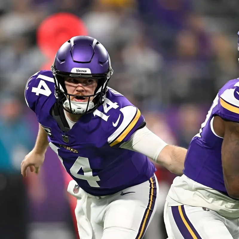 Vikings Coach Has 7 Words After Sam Darnold’s 3-Turnover Performance