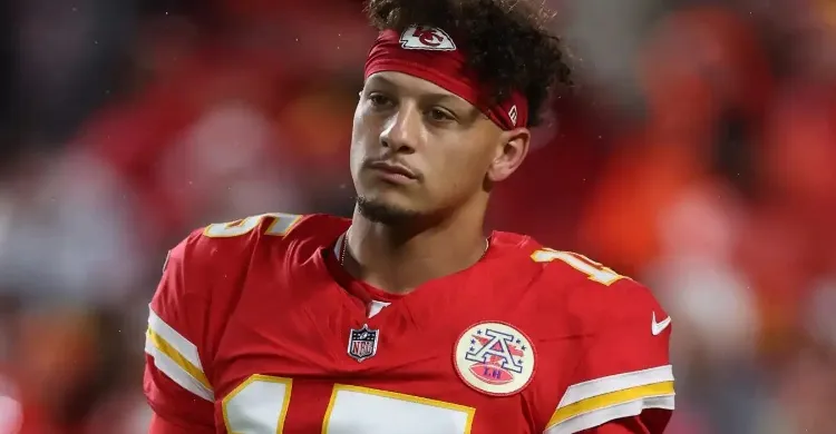 Chiefs QB Patrick Mahomes Sheds Light on Ankle Injury: ‘Sharp Pain Down My Leg’