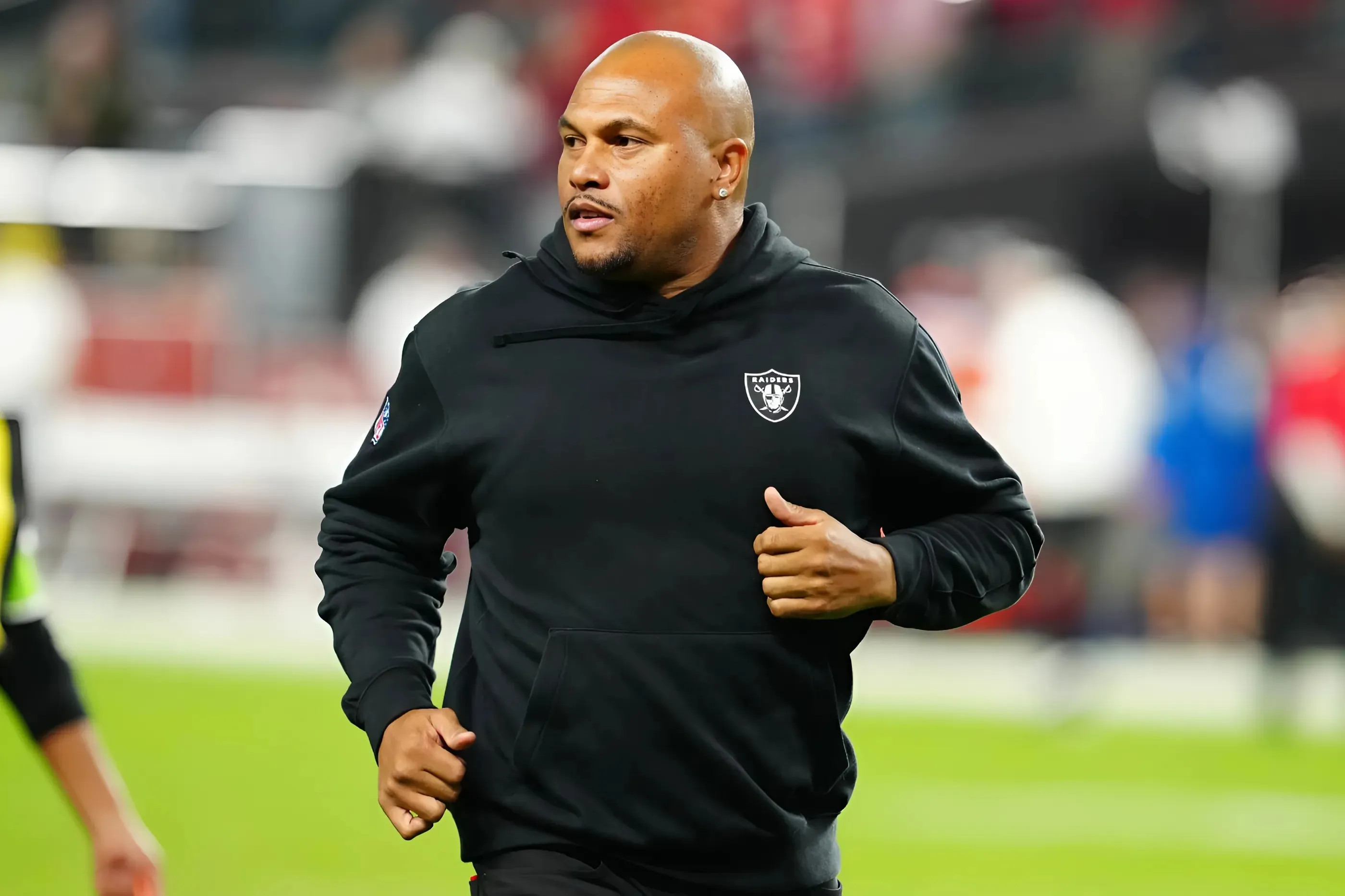 Will Antonio Pierce Be Back Next Year? Raiders Insider Shares Assessment