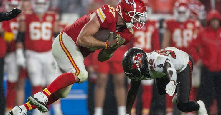 Travis Kelce's reaction to the Bucs not going for two will make fans furious