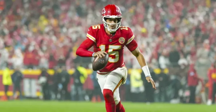 ‘What He’s Special at’ Patrick Mahomes Raves About DeAndre Hopkins’ Impact on Kansas City Chiefs’ Offense