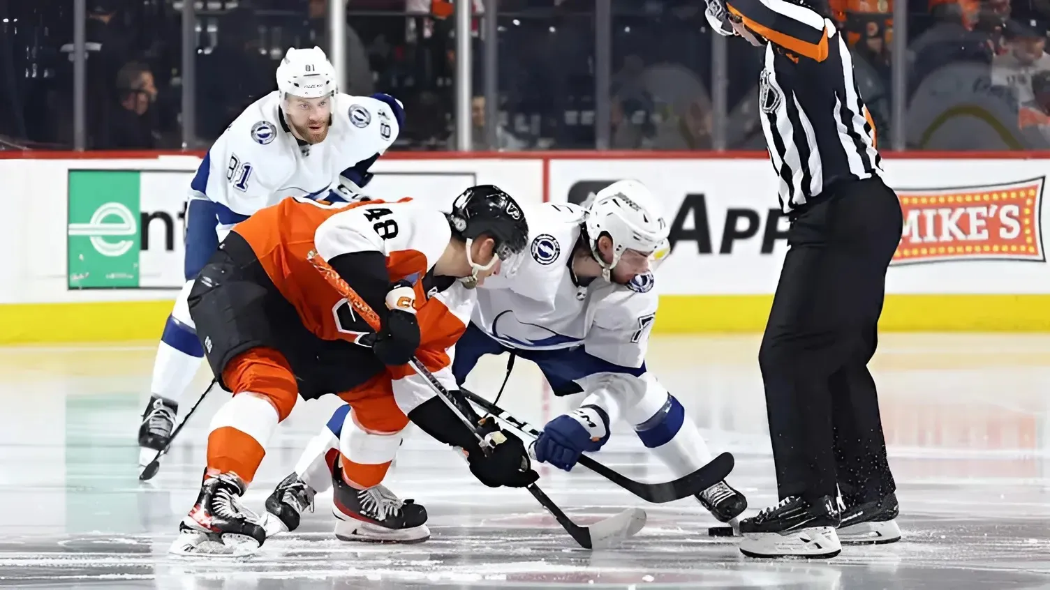 Lightning lose 2-1 in overtime to the Flyers