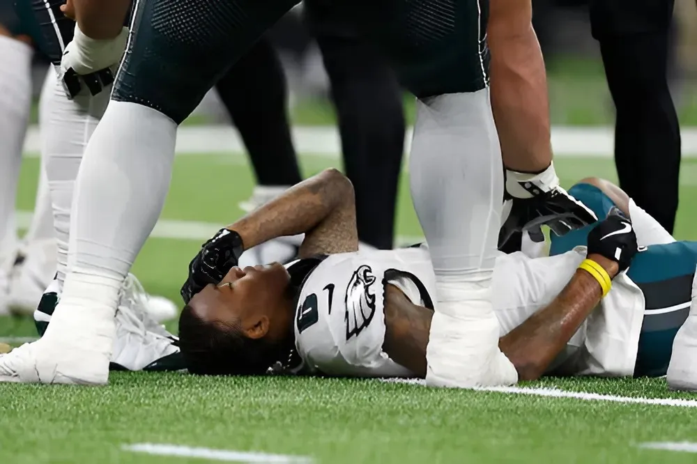 Eagles' DeVonta Smith pops up on injury report before Week 10