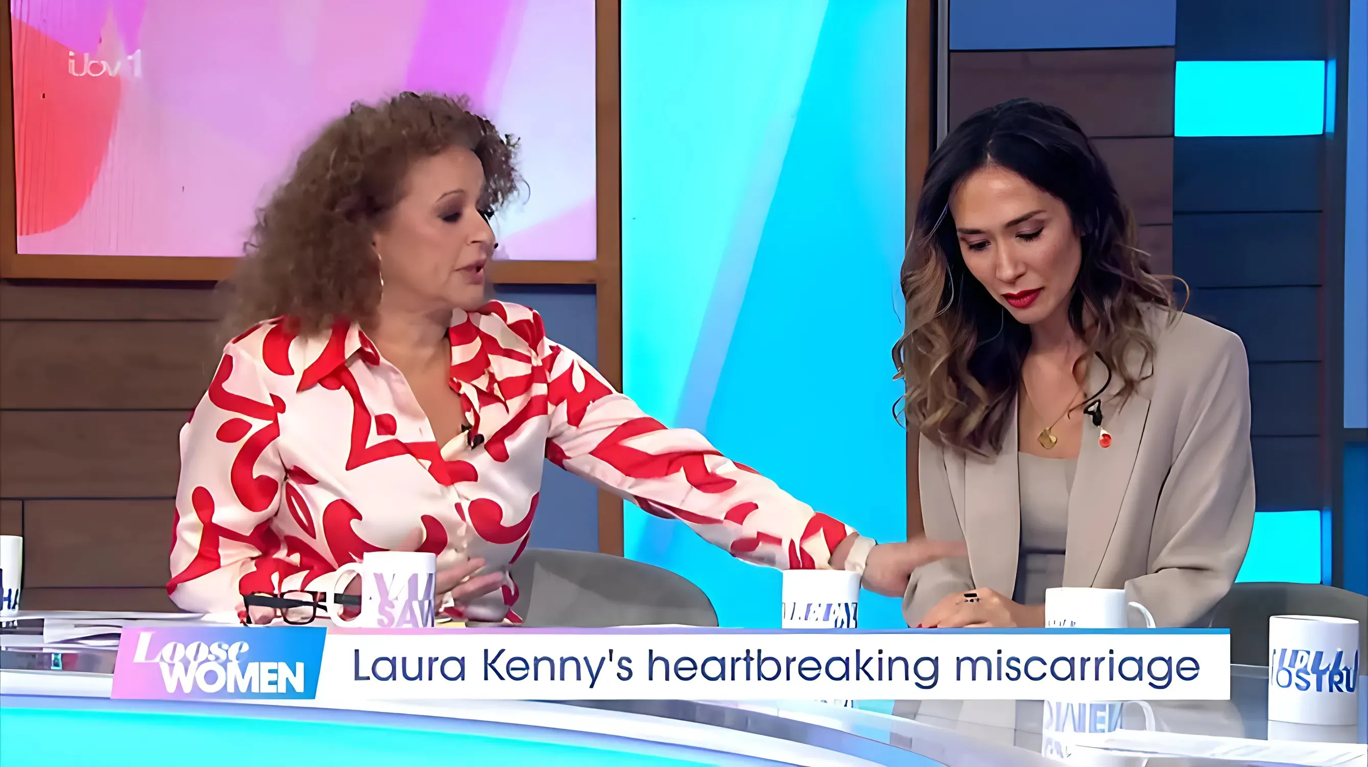 Heartbreaking moment Myleene Klass breaks down in floods of tears live on Loose Women trucc