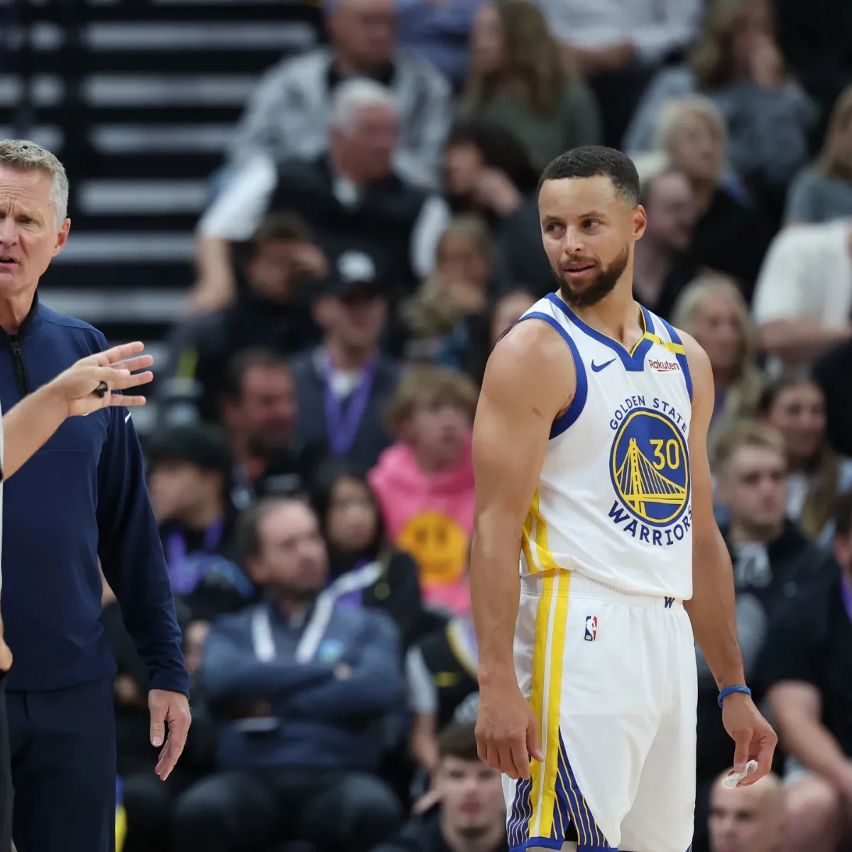 "Steve Kerr still crying over elections?" - NBA fans react after Cavs take 41-point lead at half vs Warriors