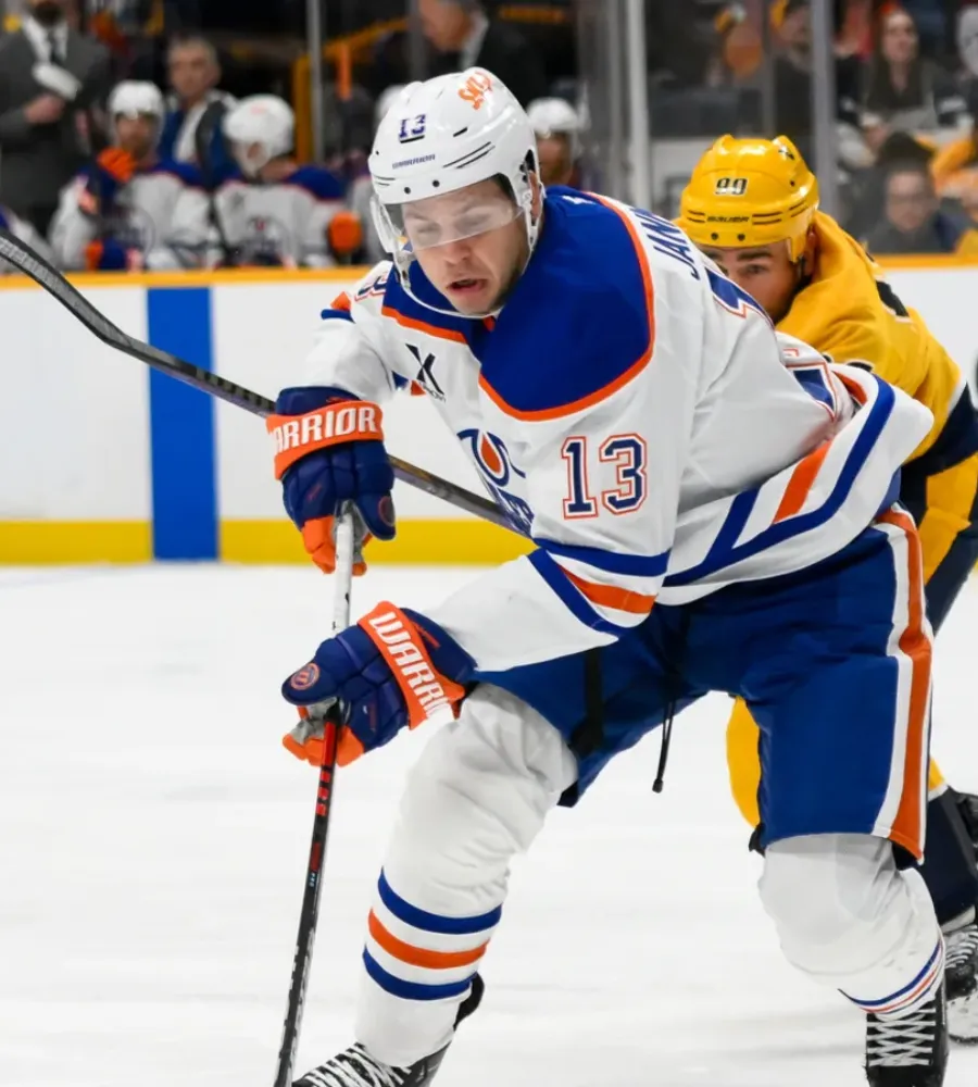 Oilers Expected to Sign Another Forward, Call Up Prospect After New Injury Report