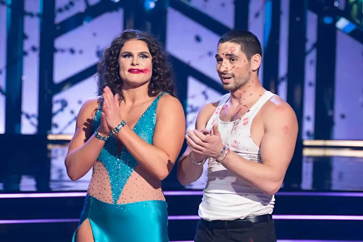 DWTS’ Alan Bersten Thinks Judges Were ‘A Little Harsh’ With Ilona Maher’s Halloween Dance Score tram