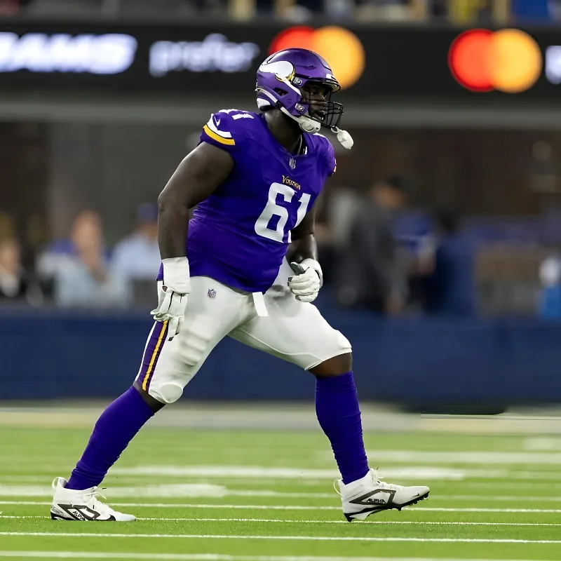 Vikings sign Jalen Redmond to the active roster