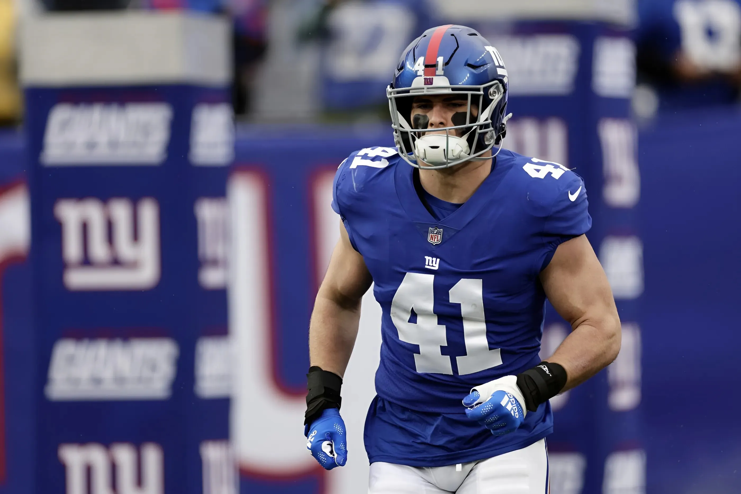 Giants Players Incur Nearly $12,000 in Fines Following Commanders Loss: Report