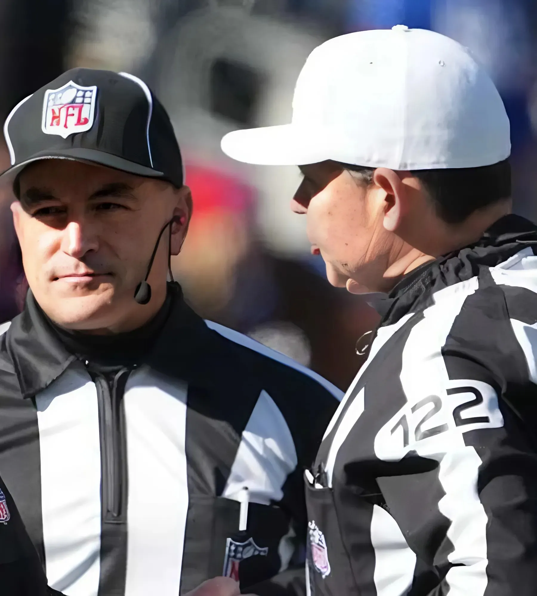 Who are the announcers and referees for Steelers vs. Commanders today?