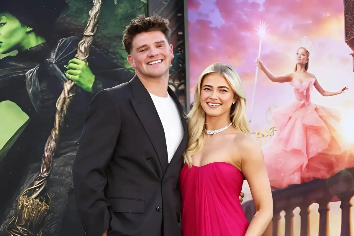 DWTS’ Rylee Arnold Makes Red Carpet Debut With Boyfriend Walker Lyons at ‘Wicked’ Premiere tram