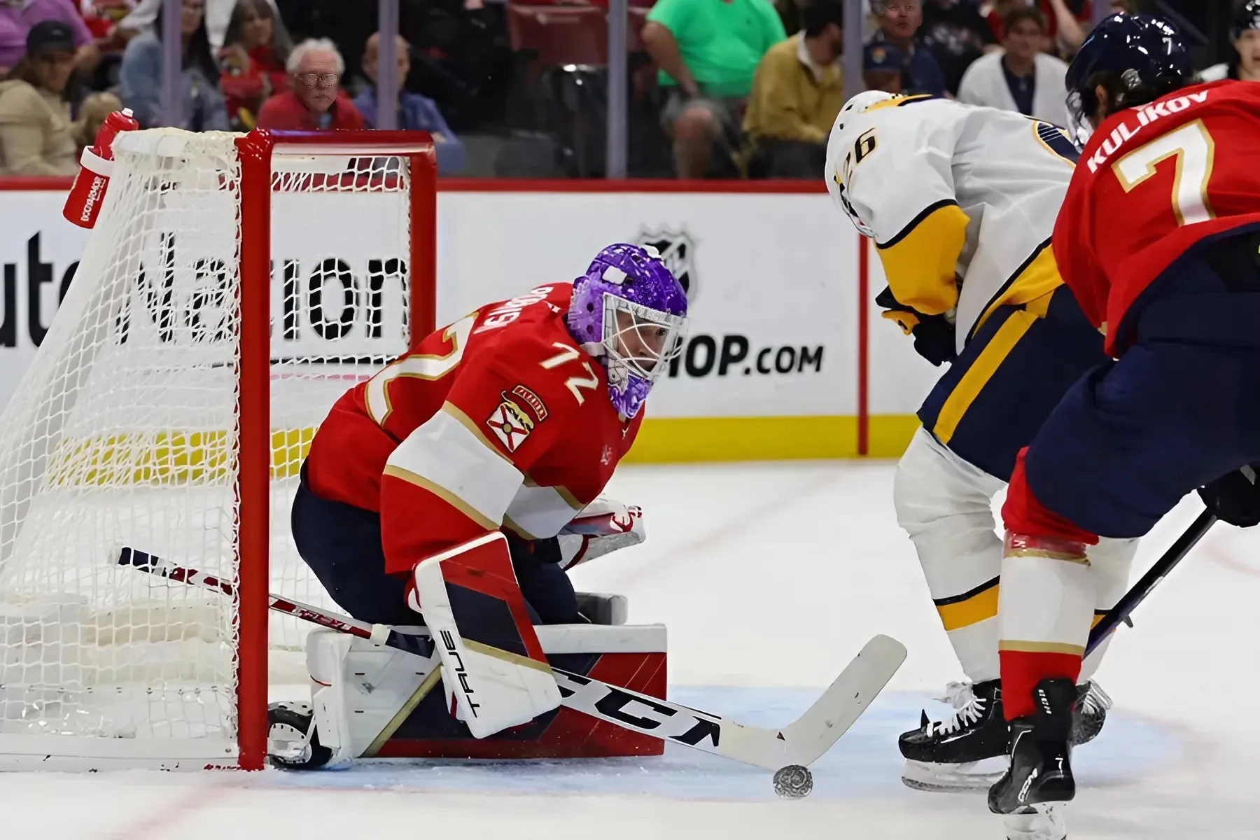 Panthers run win streak to 7 by beating Flyers in shootout