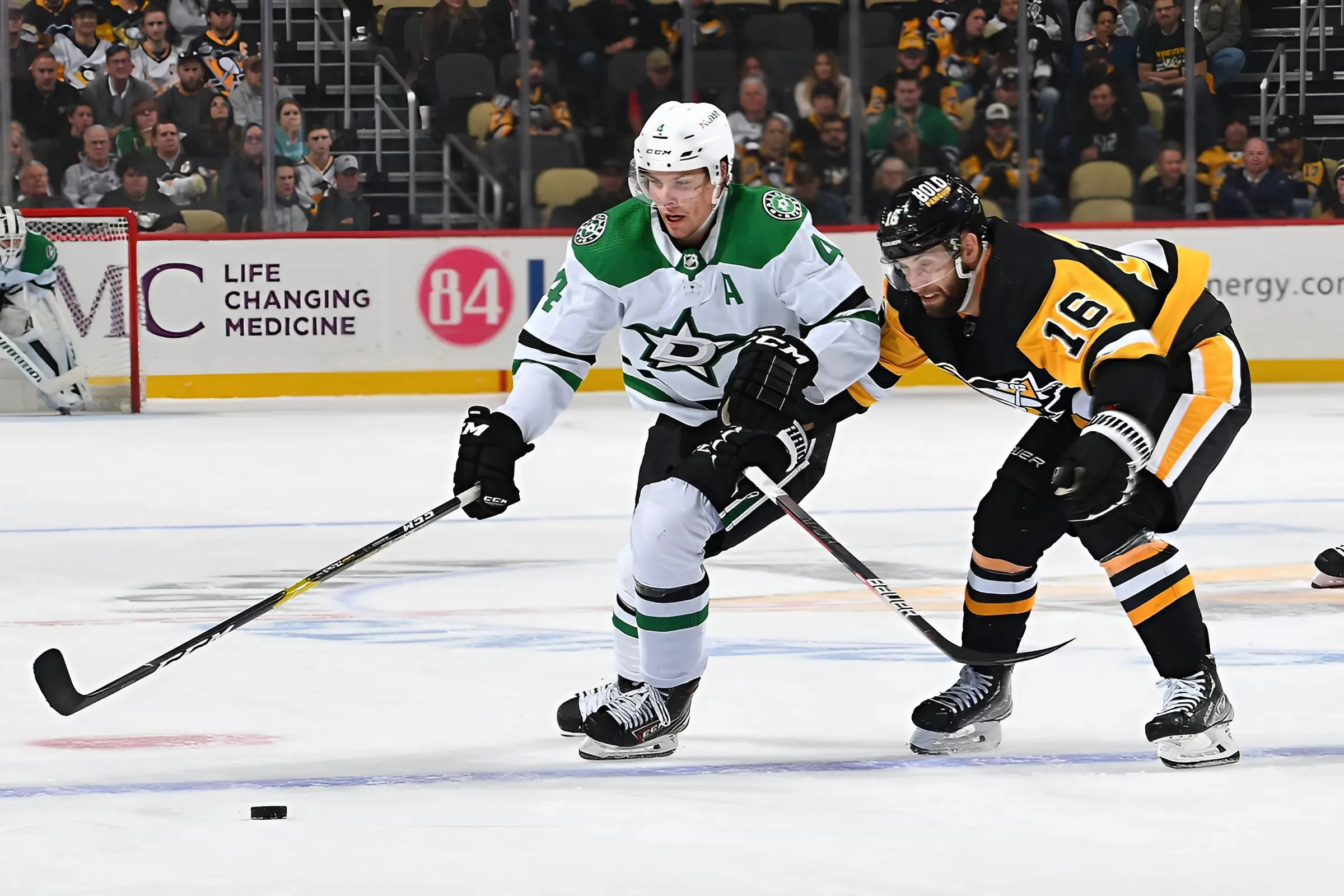 Stars Overwhelm Penguins En Route to 7-1 Win