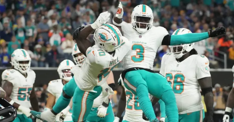 'MNF' takeaways: Dolphins keep faint playoff hopes alive with win over Rams