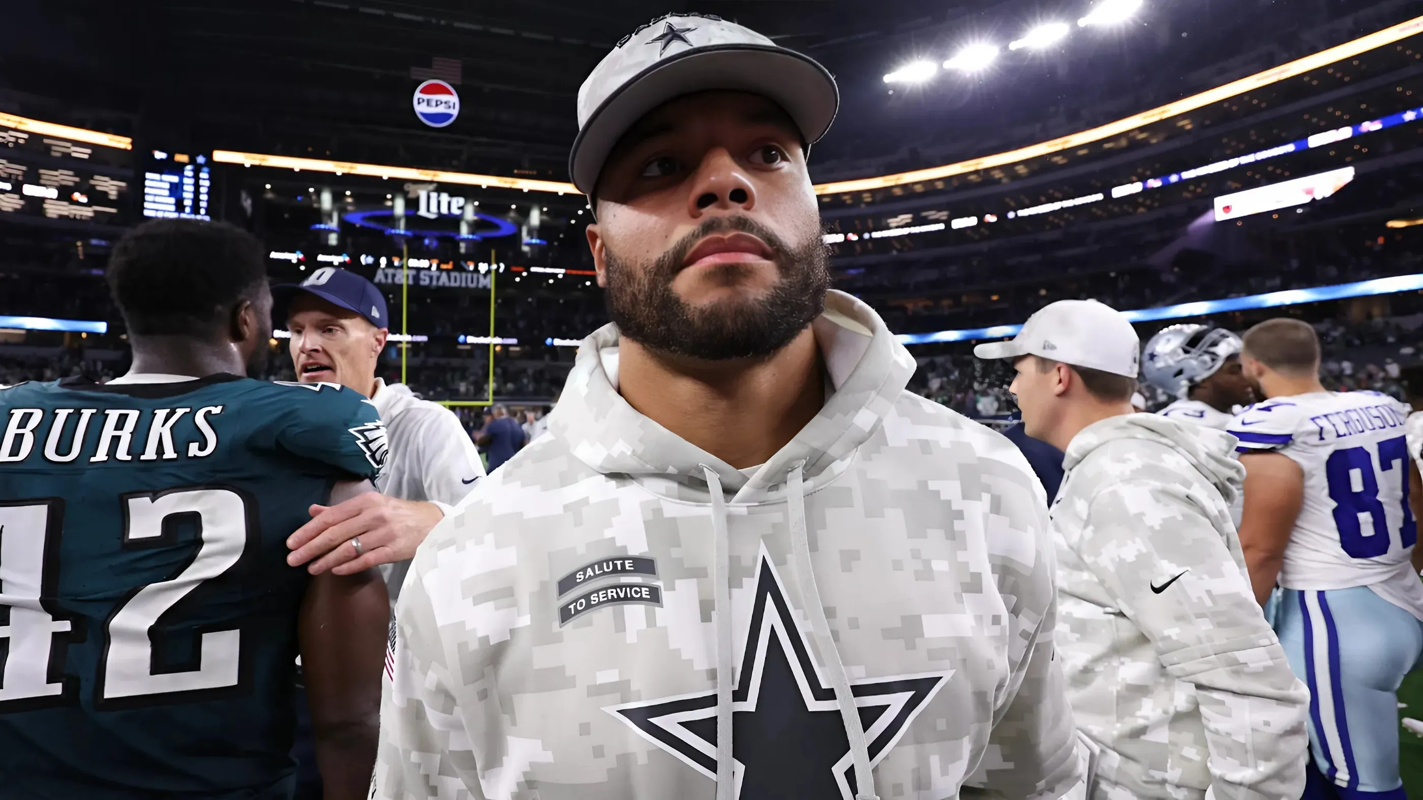 Cowboys' Jerry Jones disrespects Dak Prescott yet again with delusional take