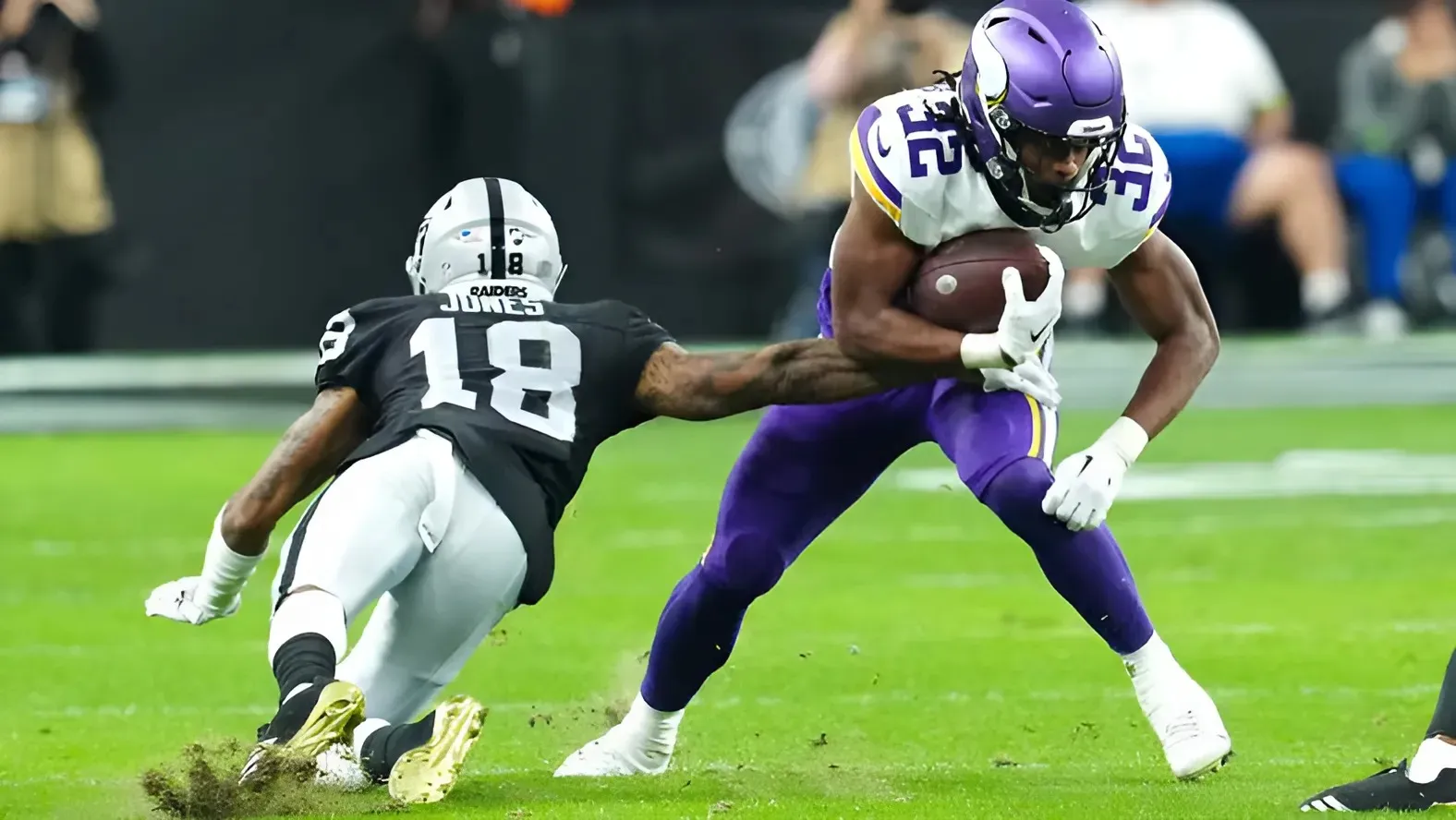 Demoted Vikings Playmaker Gets Rolled Back into the Offense in Week 10