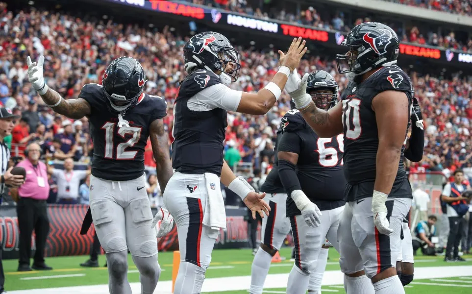 Houston Texans defense gets after Cowboys QB in Week 11