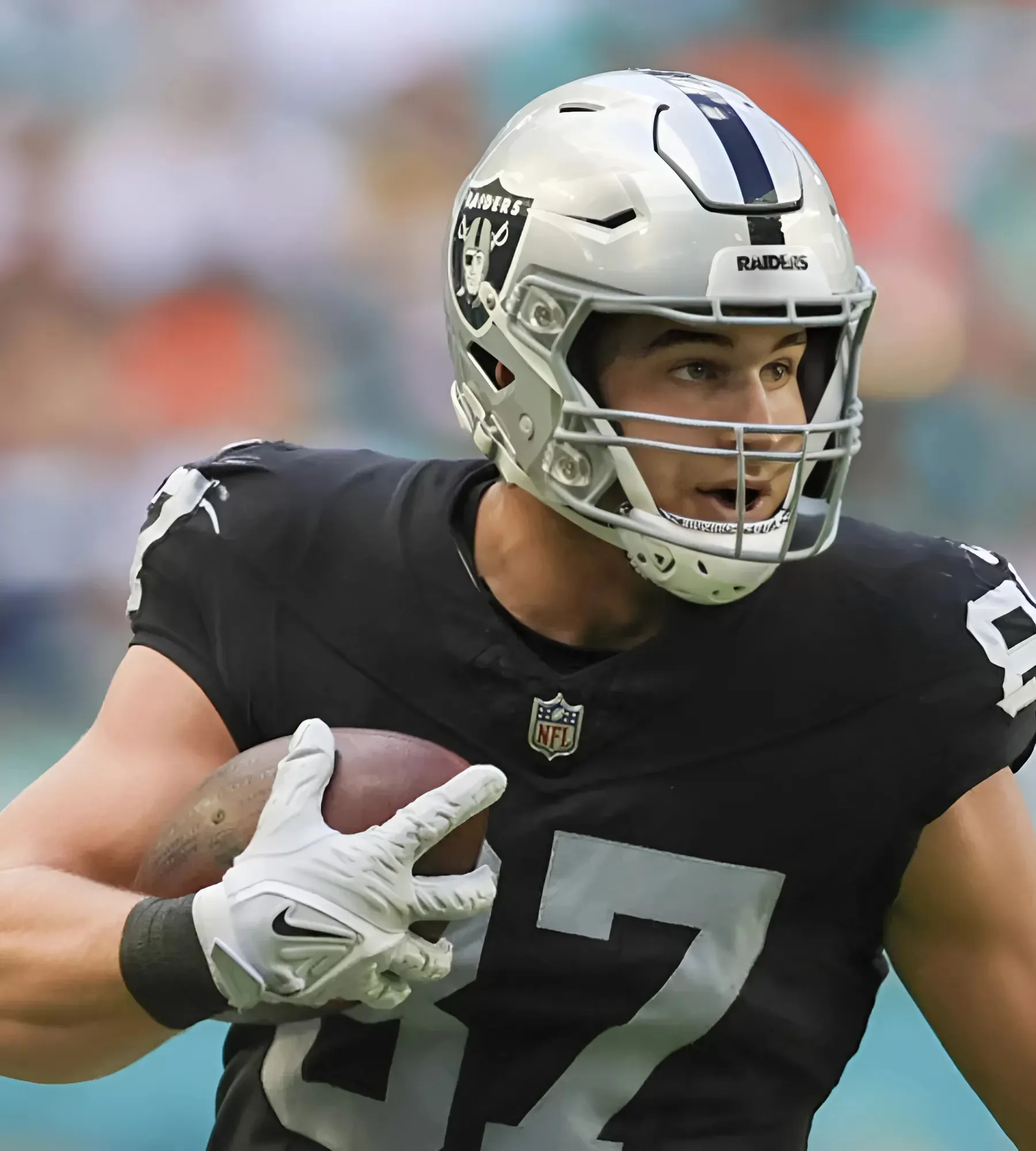 Raiders TE Michael Mayer returns to practice after absence