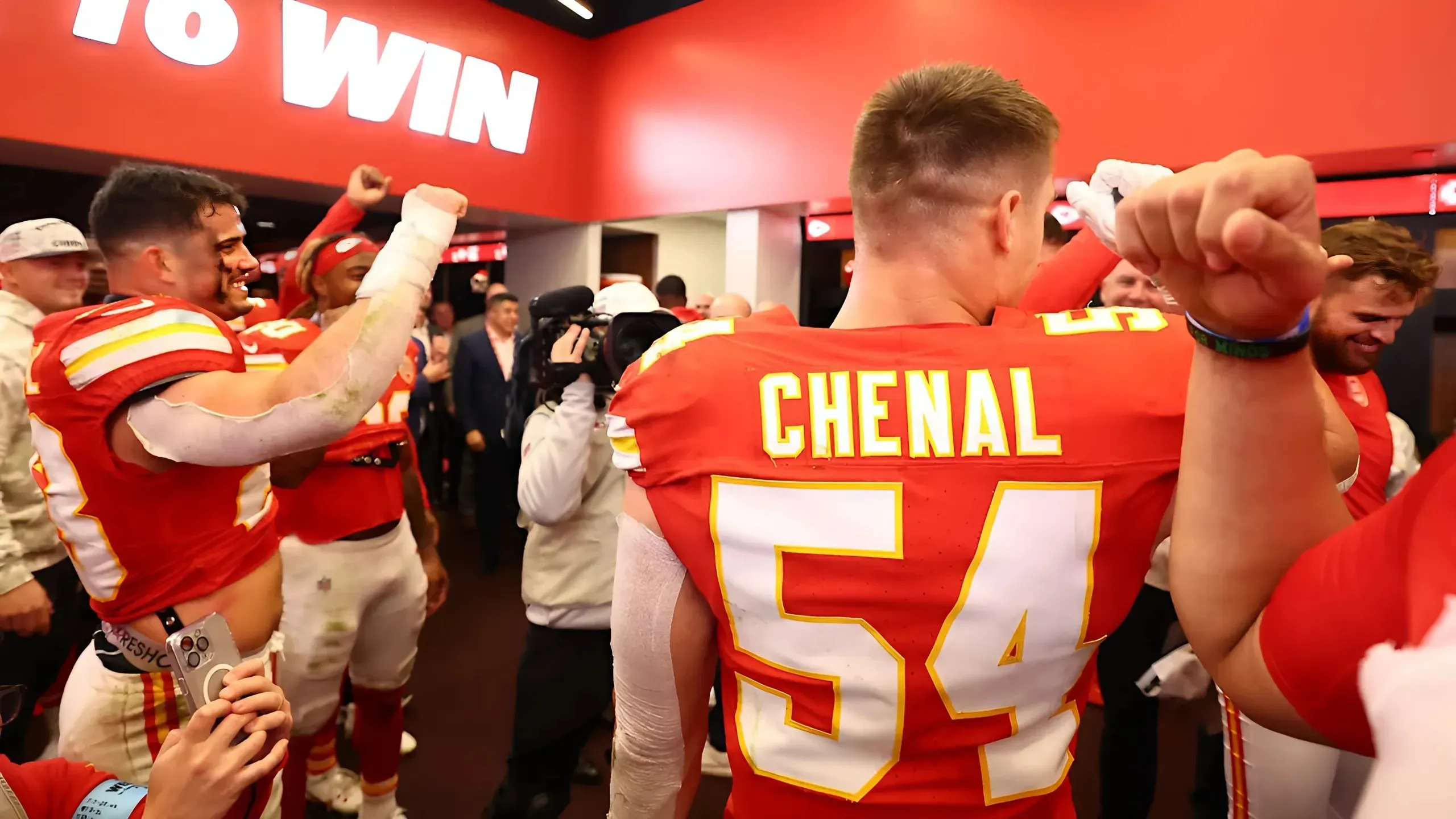 Chiefs Hero Leo Chenal Names Kansas City Teammate He Admires the Most