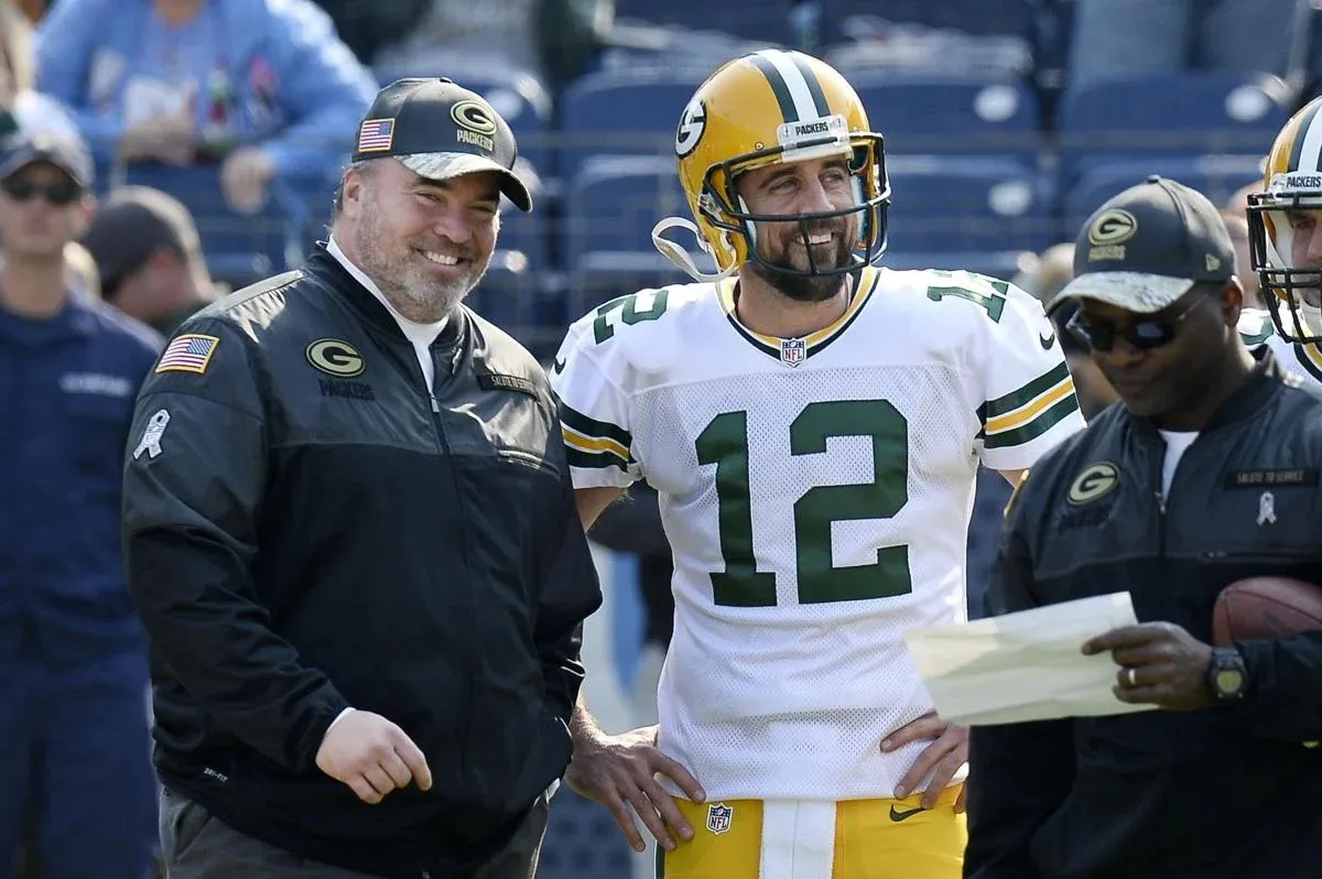 Aaron Rodgers throws support behind his former HC Mike McCarthy amidst Cowboys turmoil