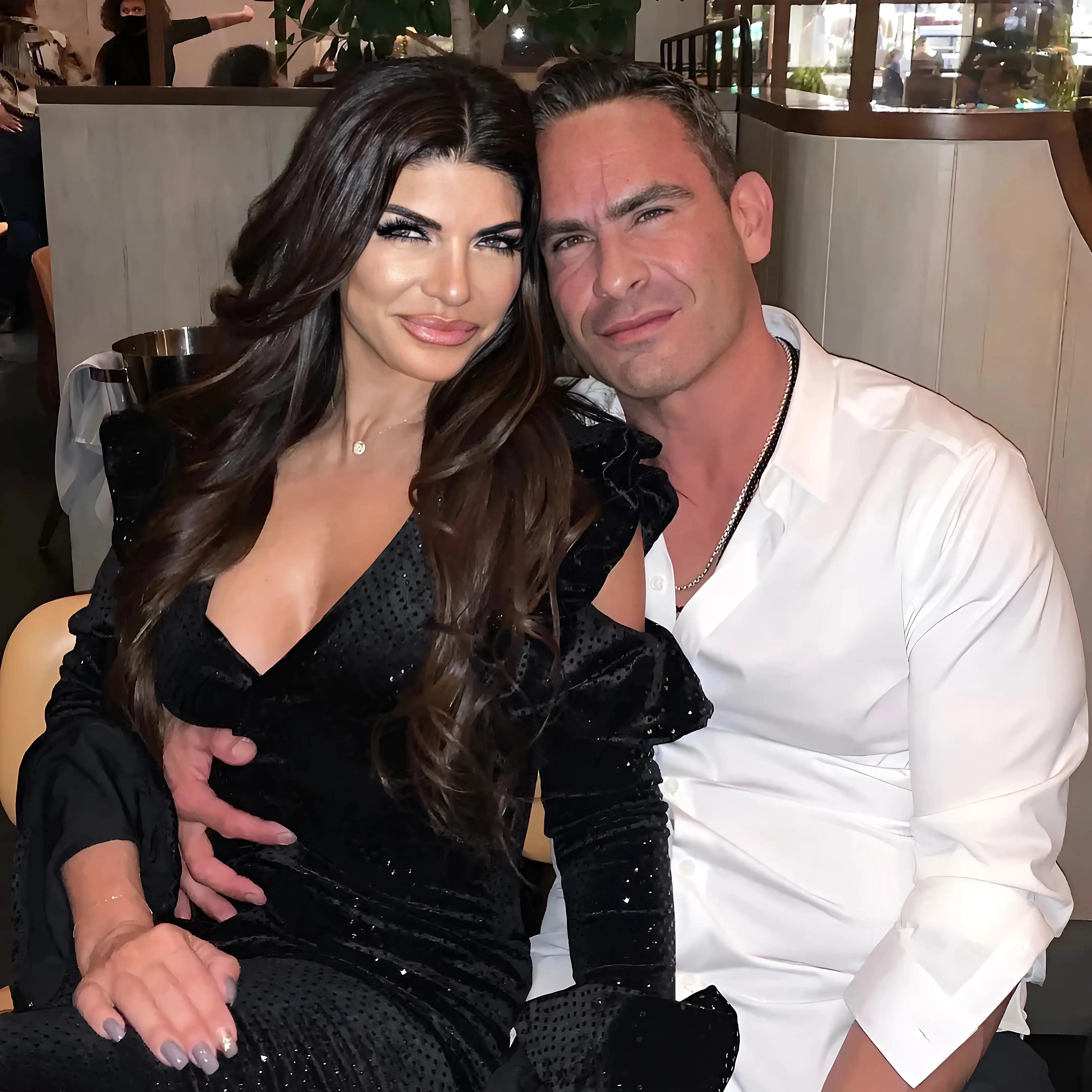 "Explosion at Family Party: Teresa Giudice and Louie Ruelas Push, Back-and-forth Provocative of Shocking Gay Affair!"