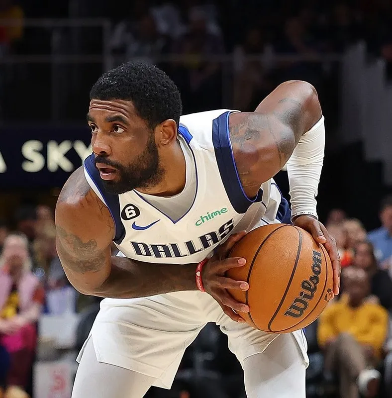 Dallas Mavericks star Kyrie Irving wears Palestine chain to show solidarity