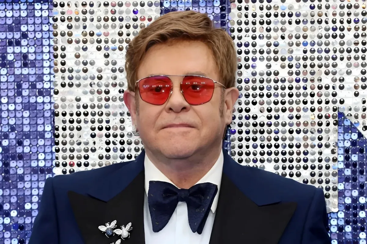 Elton John Talks Fatherhood with Andy Cohen: ‘It’s the Greatest Gift’ ngocc