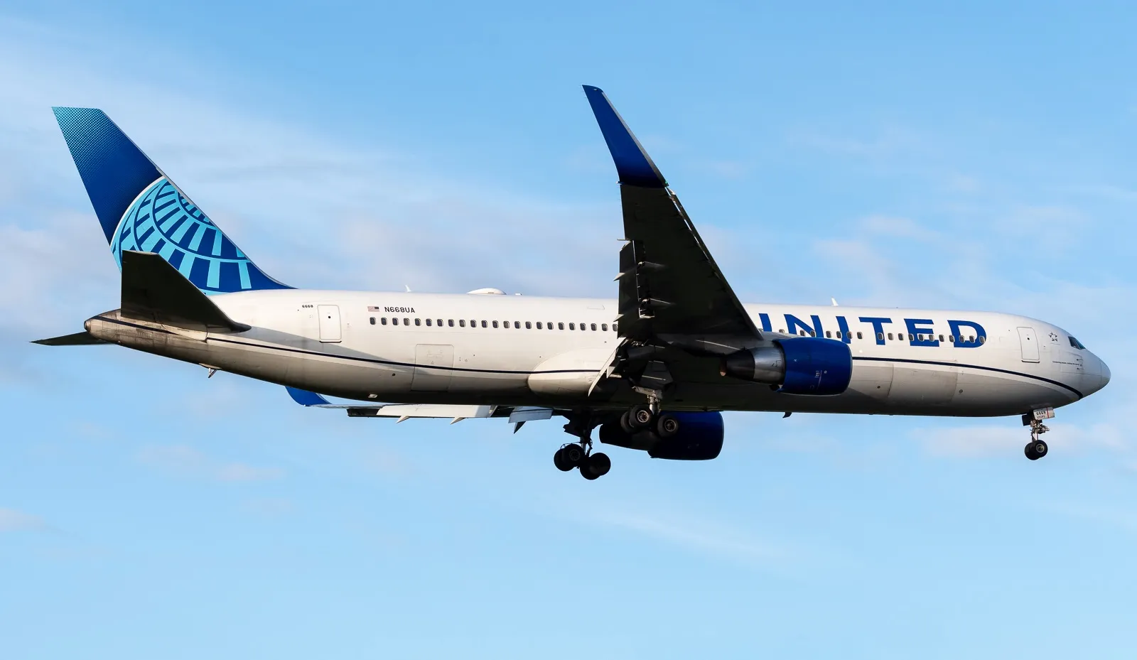 United Airlines' 151 Houston routes in november including 1st link between Texas & Medellín