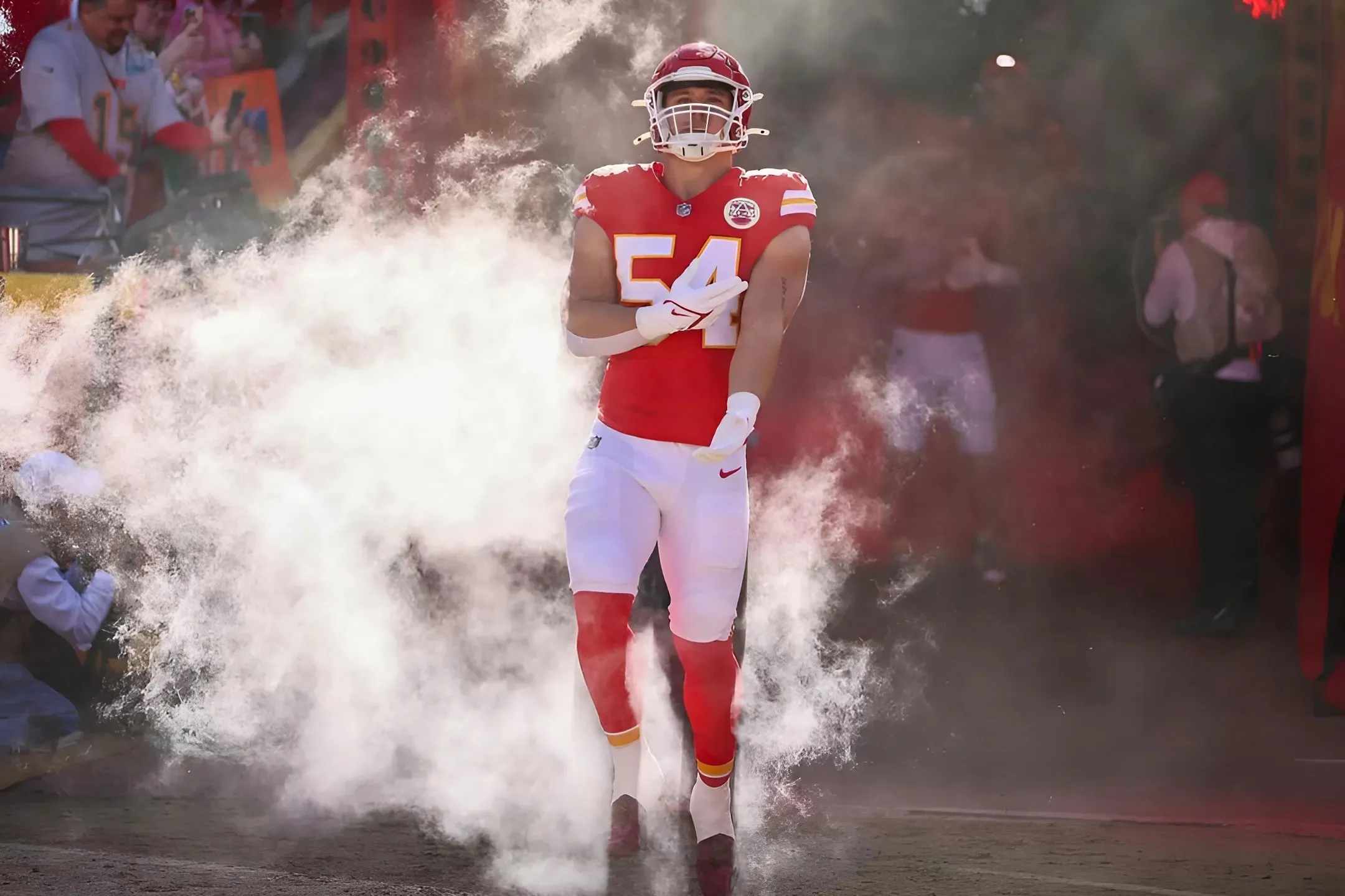 Chiefs Linebacker Leo Chenal Earns AFC Honor After Game-Winning Play