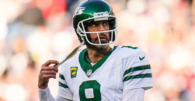 Bold NFL Prediction Claims Aaron Rodgers Will ‘Quit’ on Jets