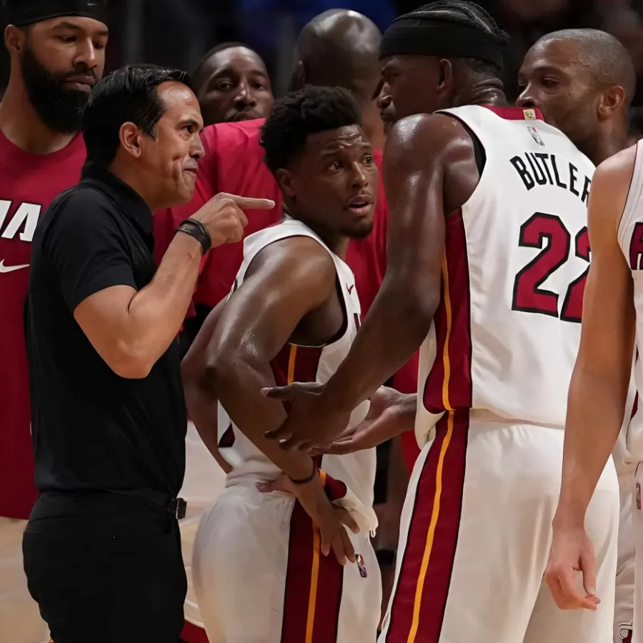 Report: Jimmy Butler led Heat players as they rallied around Erik Spoelstra after his blunder