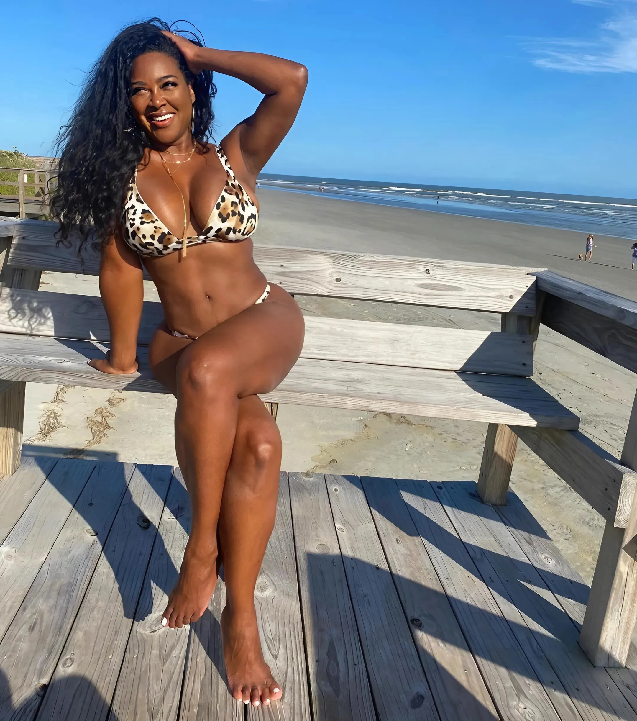 Kenya Moore is ‘sorry’ for exposing RHOA castmate