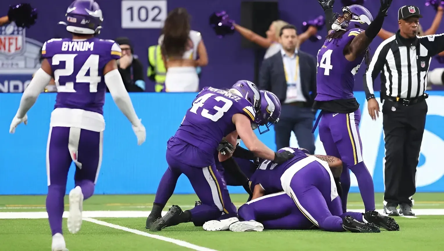 Vikings face Titans Sunday seeking third straight win, 8-2 start