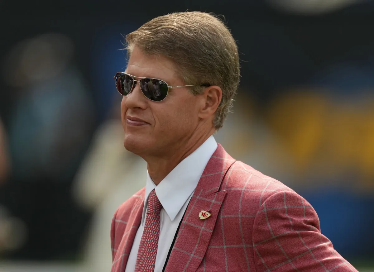 Chiefs Owner Clark Hunt's Strong Reaction to First Loss of Season: Report