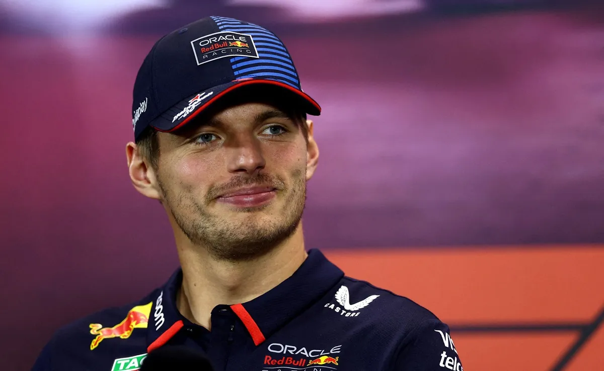 F1 legend points to Verstappen 'mistakes'