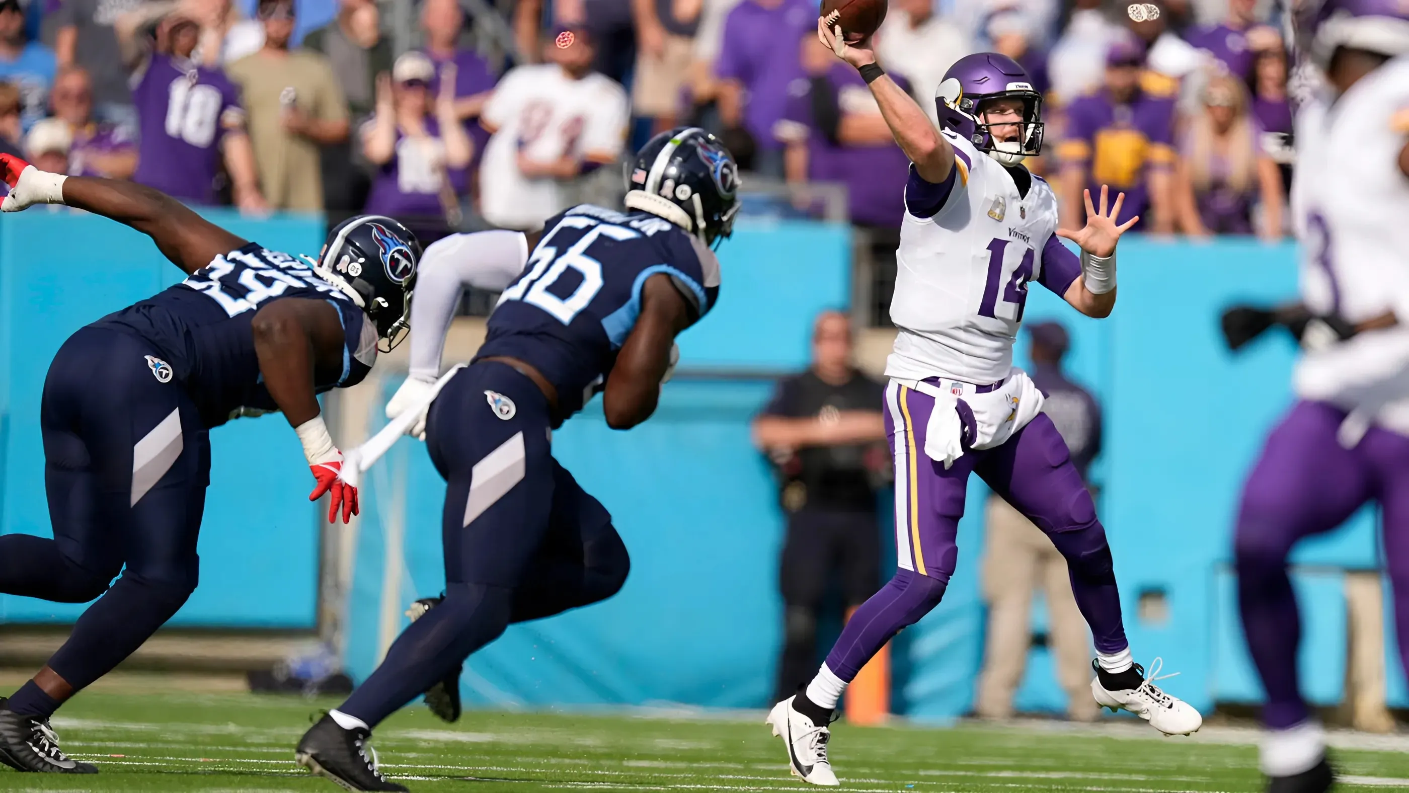 Sam Darnold leads Vikings to 3rd straight win, beating Titans 23-13