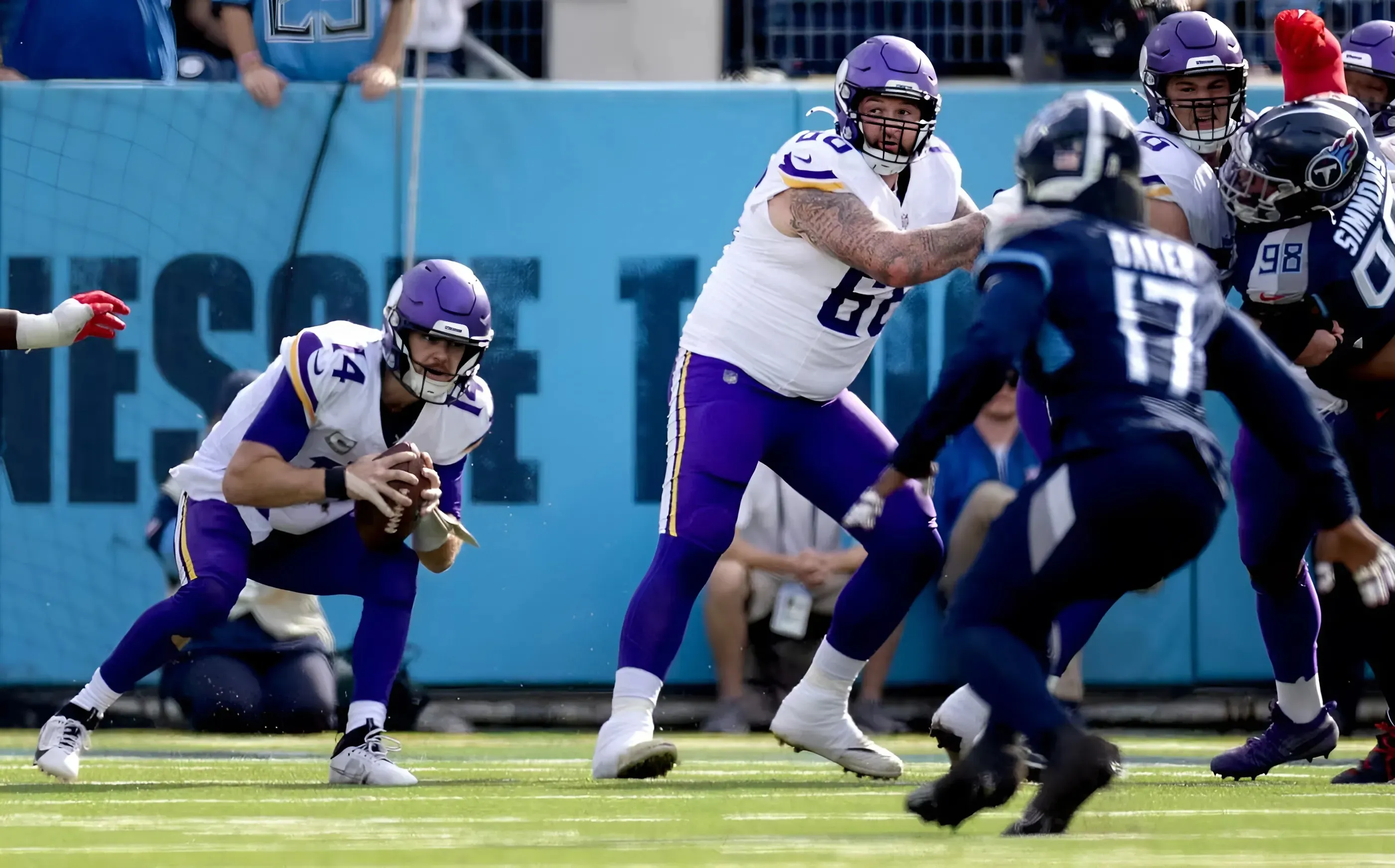 Vikings guard Dalton Risner moves to the right, replaces Ed Ingram on offensive line