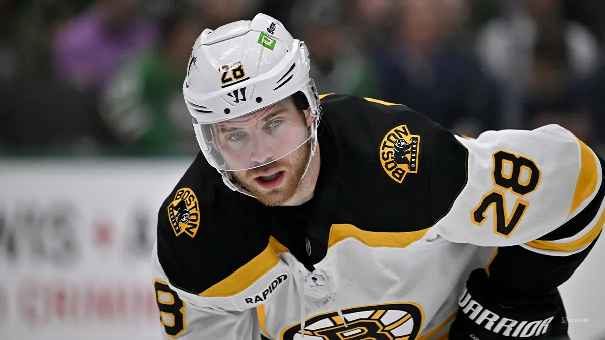 Bruins' Elias Lindholm drops sobering take on 2024-25 struggles