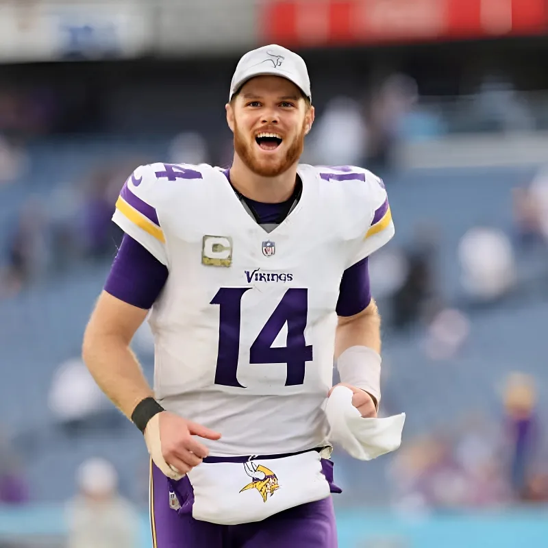 Vikings’ Sam Darnold Predicted to Replace $160 Million Rival QB