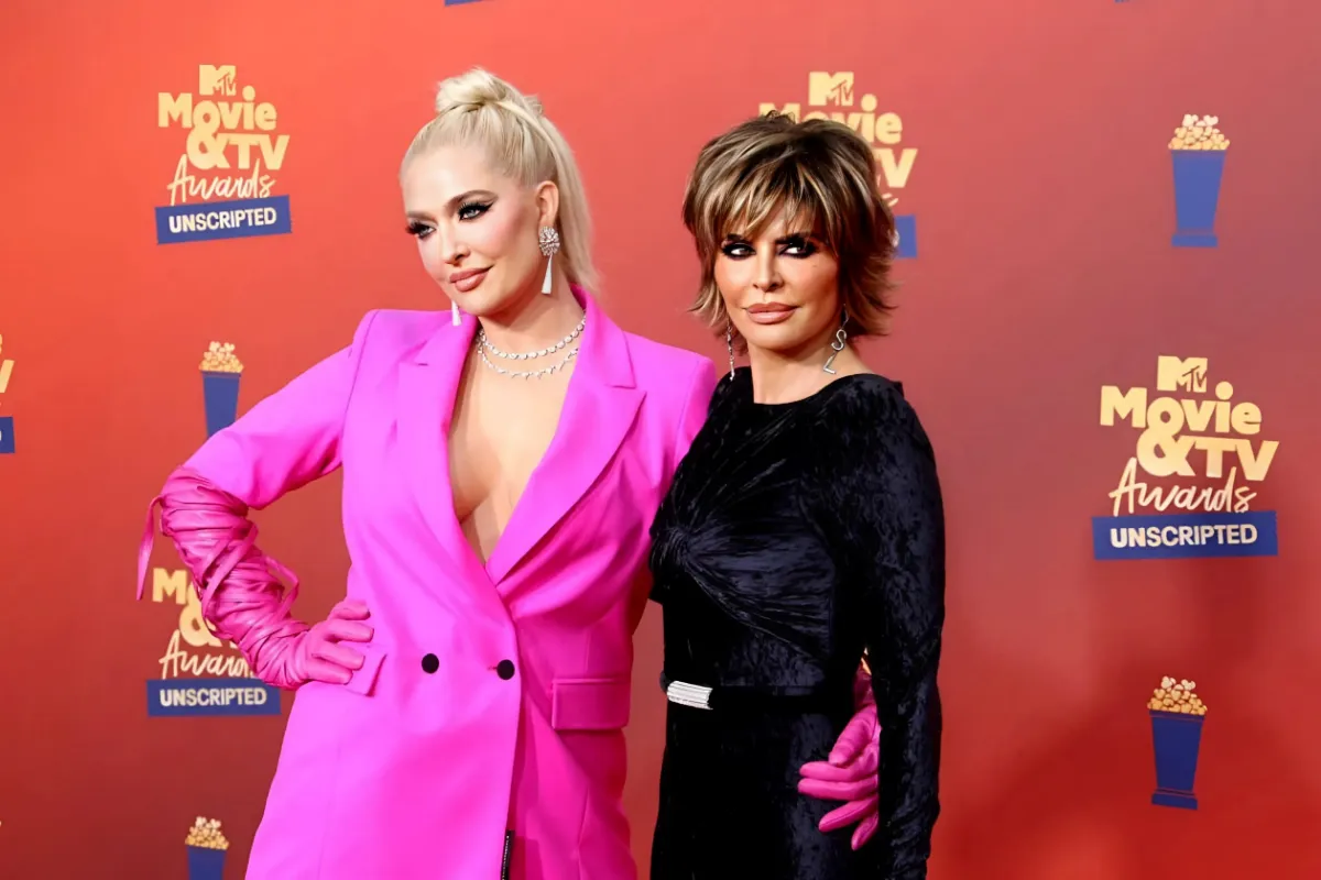 Erika Jayne Reveals If Lisa Rinna is Returning to RHOBH, Where They Stand and Addresses Teddi’s Divorce, Plus Thoughts on Costars’ Marital Woes, & Premiere Live Viewing Thread!-quang